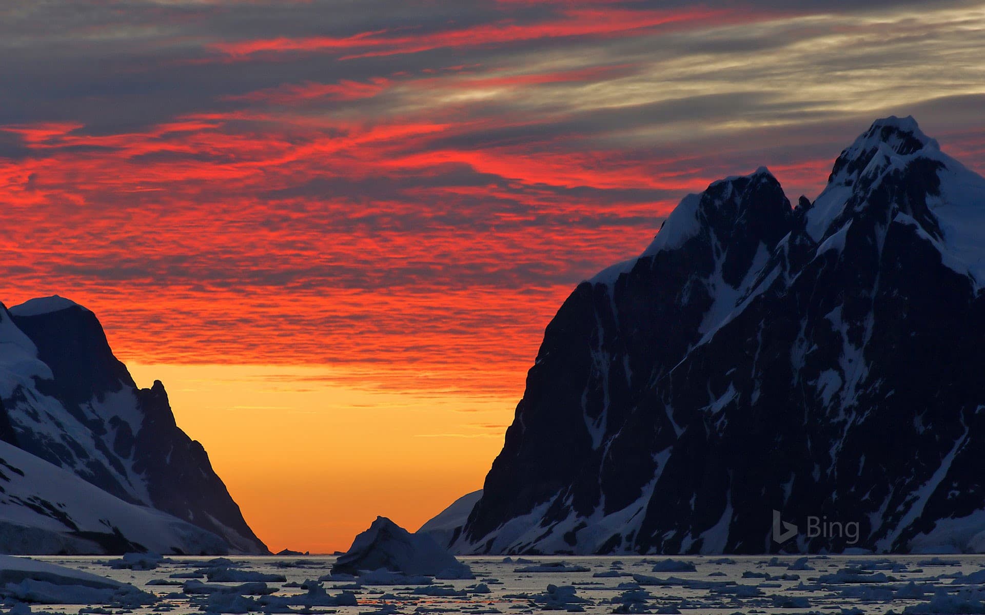 Bing Wallpaper: Coastline at sunset, Antarctic Peninsula, Antarctica