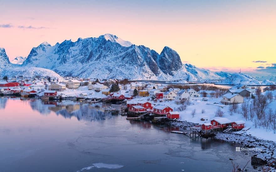 Bing Wallpaper: The fishing village of Reine, Norway