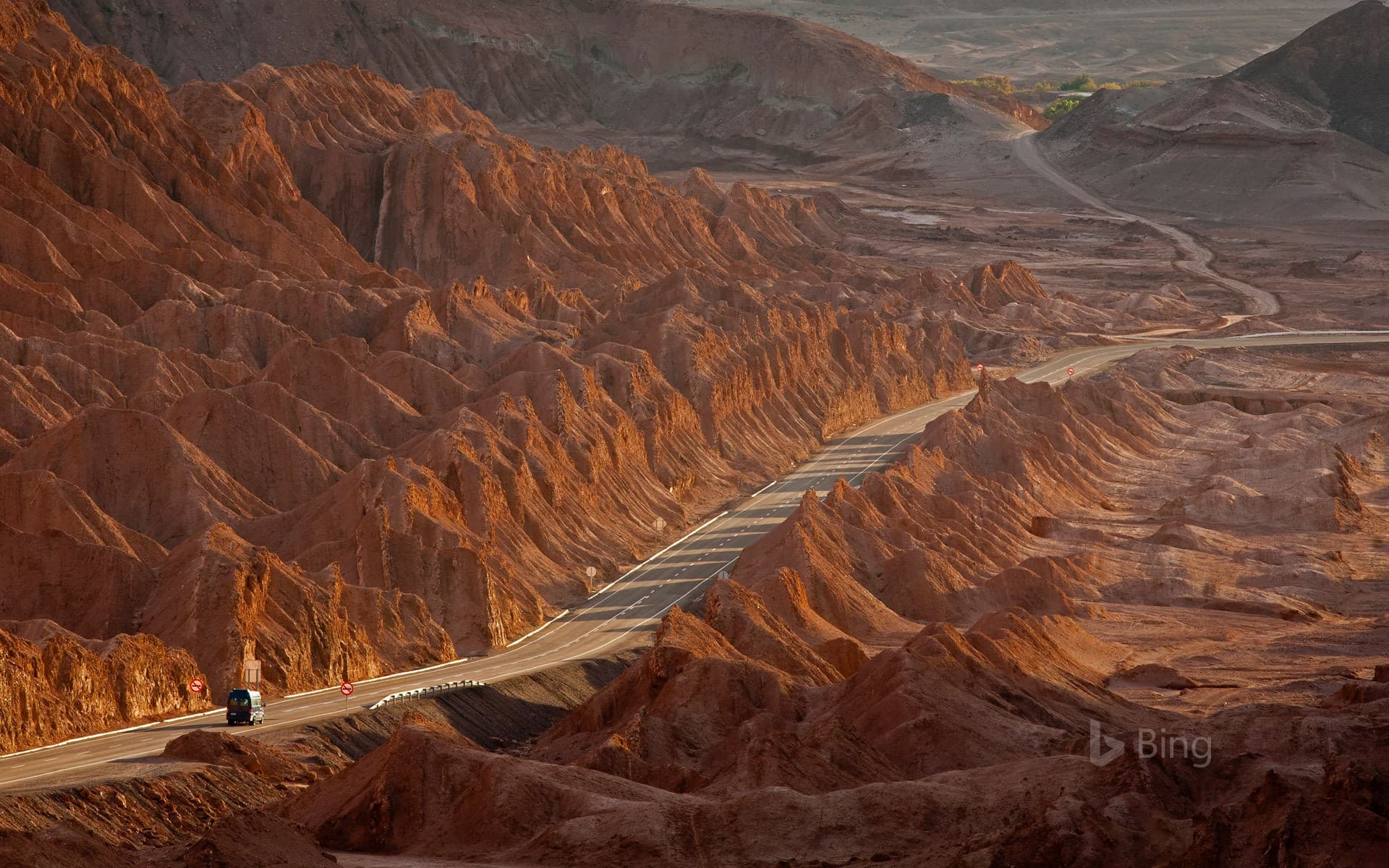 Bing Wallpaper: The Cordillera de la Sal in the Cordillera Domeyko Range of Chile