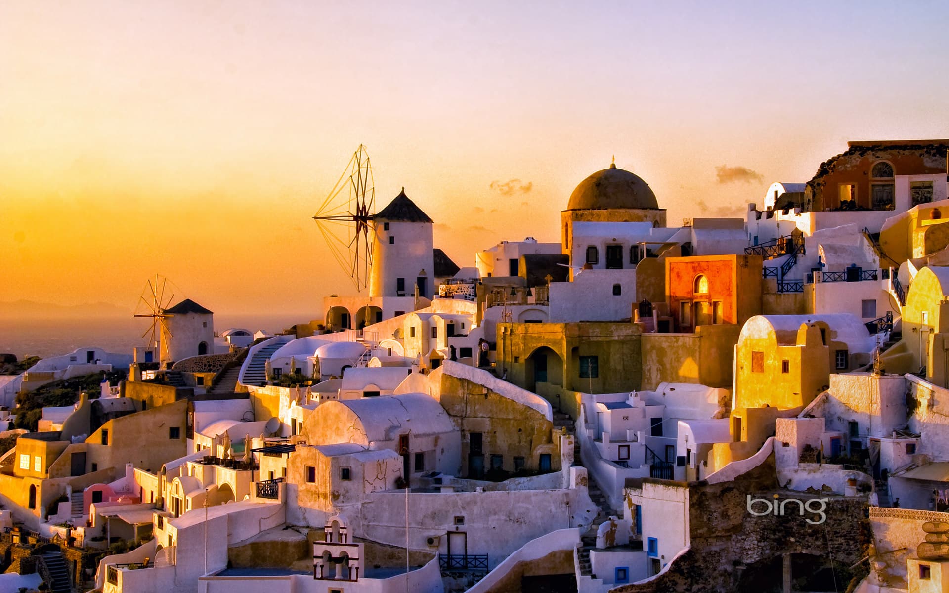 Bing Wallpaper: Oia at sunset on Thíra (Santoríni), Greece