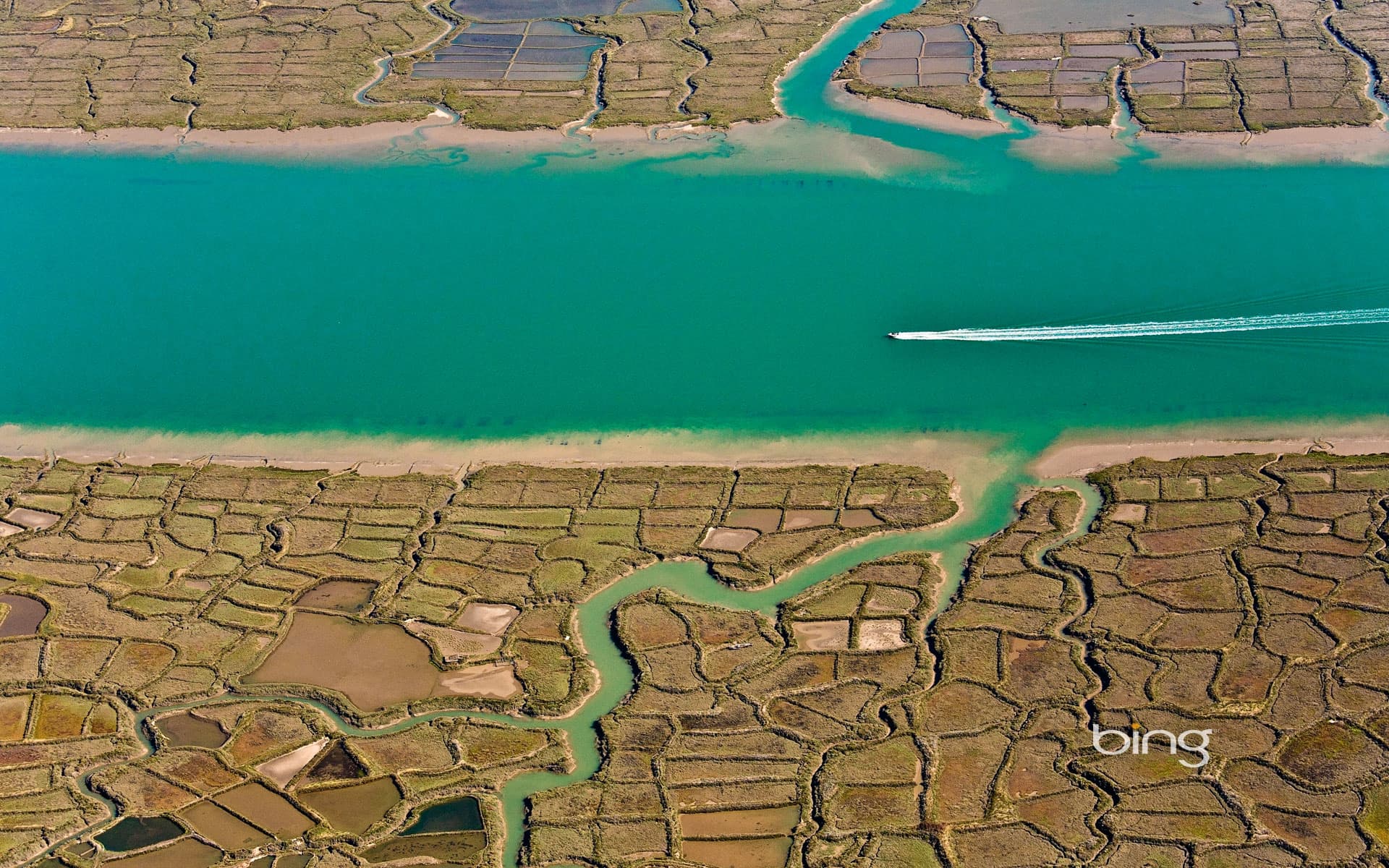 Bing Wallpaper: Seudre River in the Charente-Maritime department of France