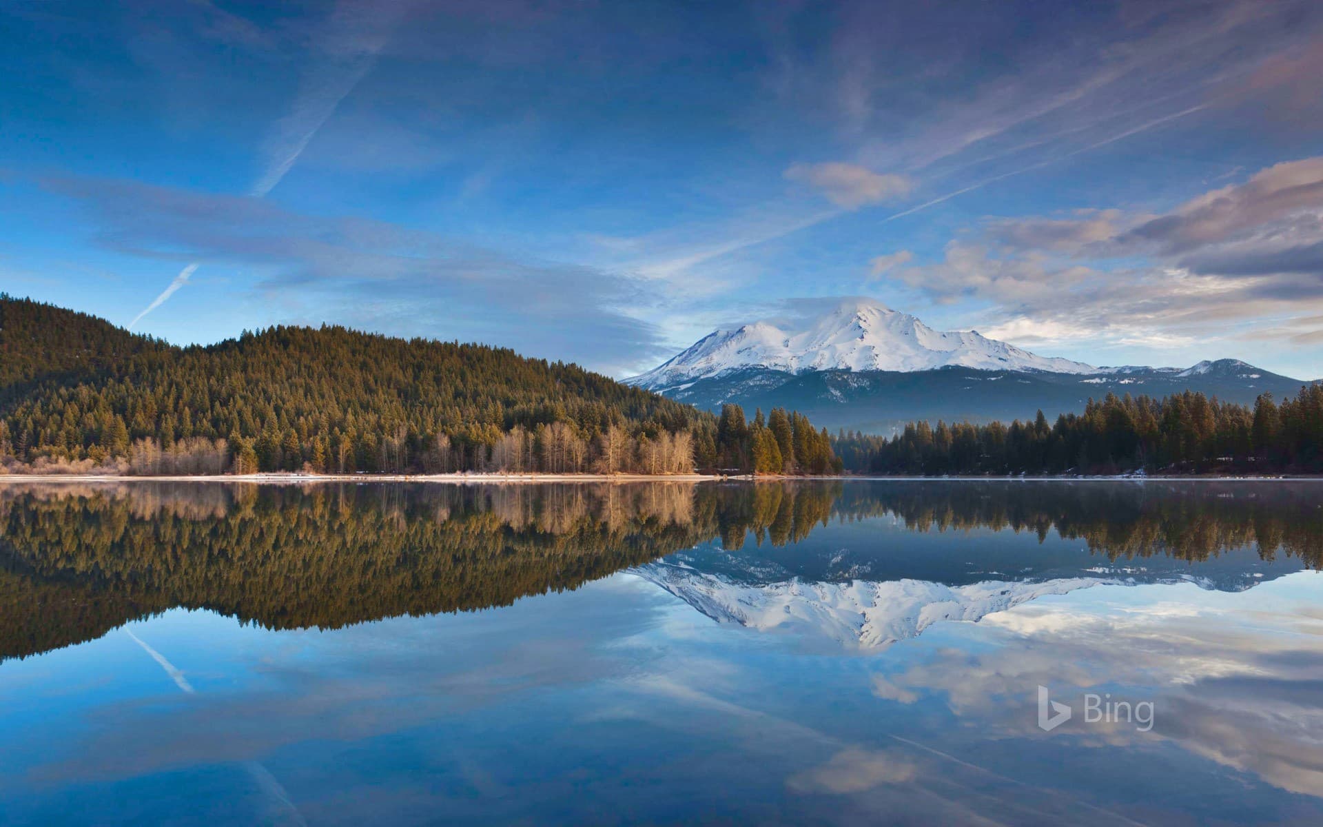 Bing Wallpaper: Lake Siskiyou reflects snowy Mount Shasta in northern California