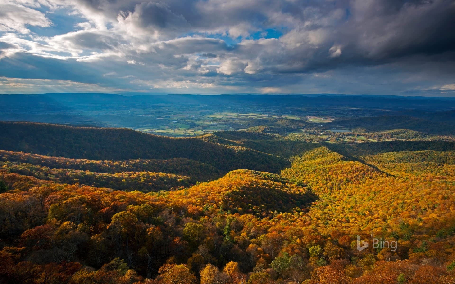 Bing Wallpaper: Shenandoah National Park in the Blue Ridge Mountains of Virginia