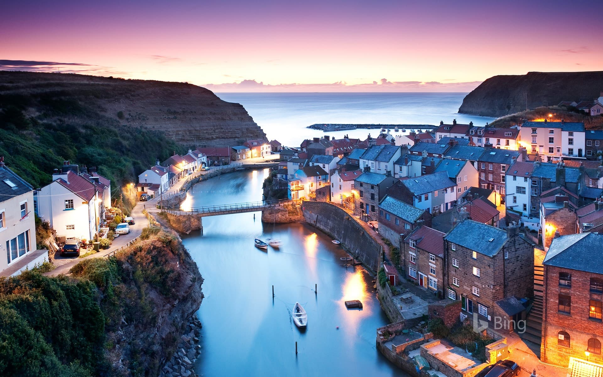 Bing Wallpaper: Village of Staithes in North Yorkshire, England