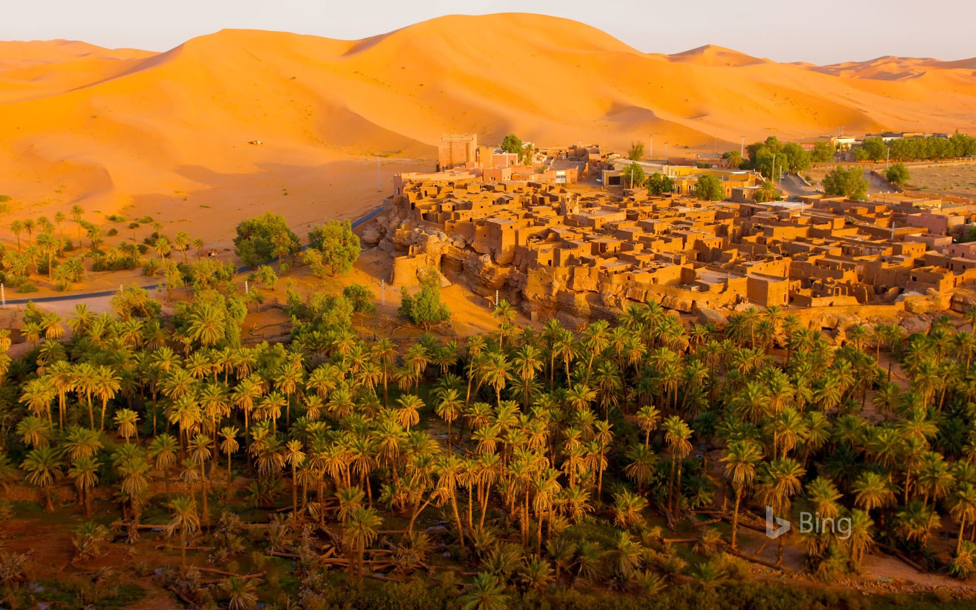 Bing Wallpaper: Oasis town of Taghit, Algeria