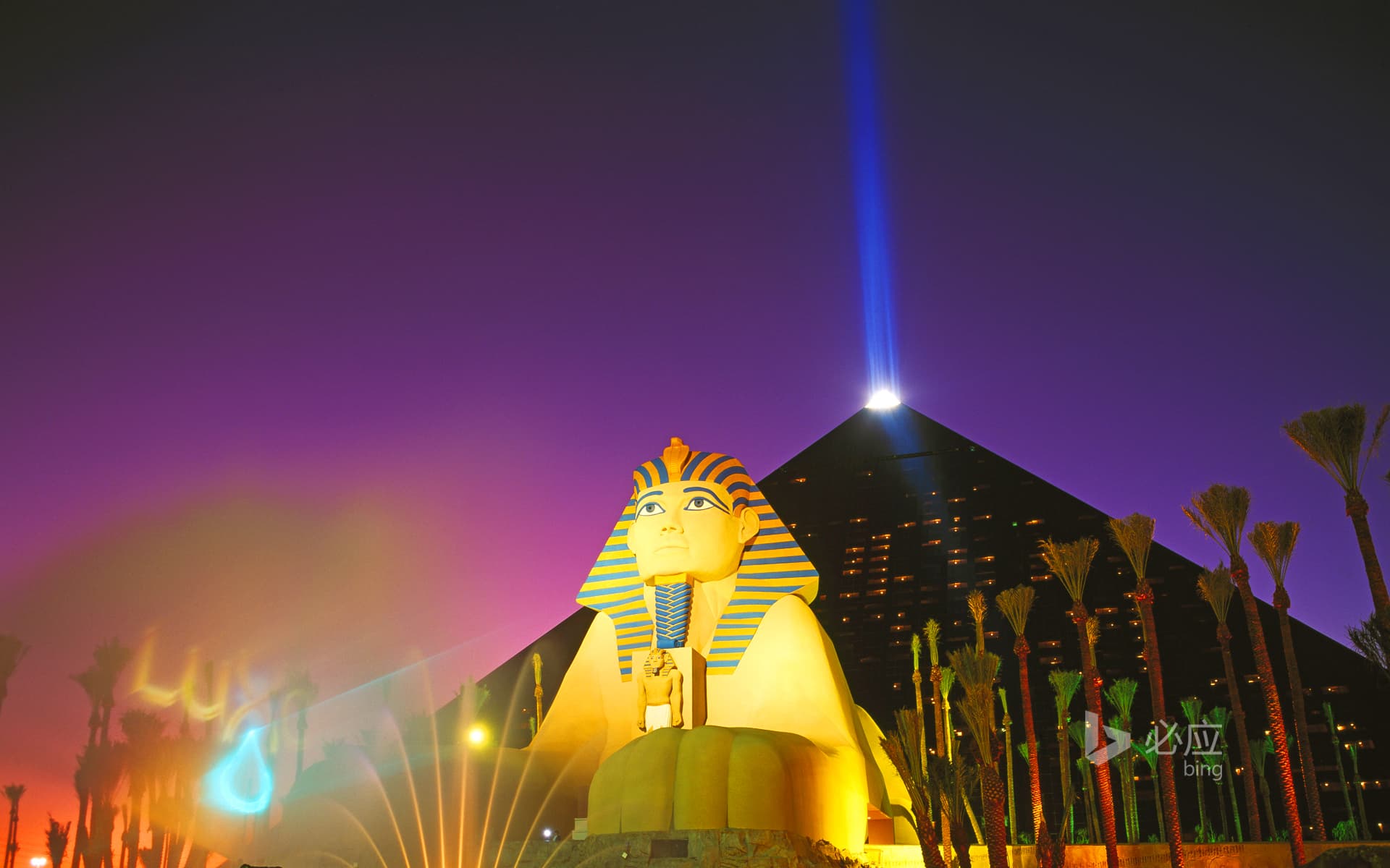 Bing Wallpaper: Luxor Casino Hotel, Las Vegas, USA