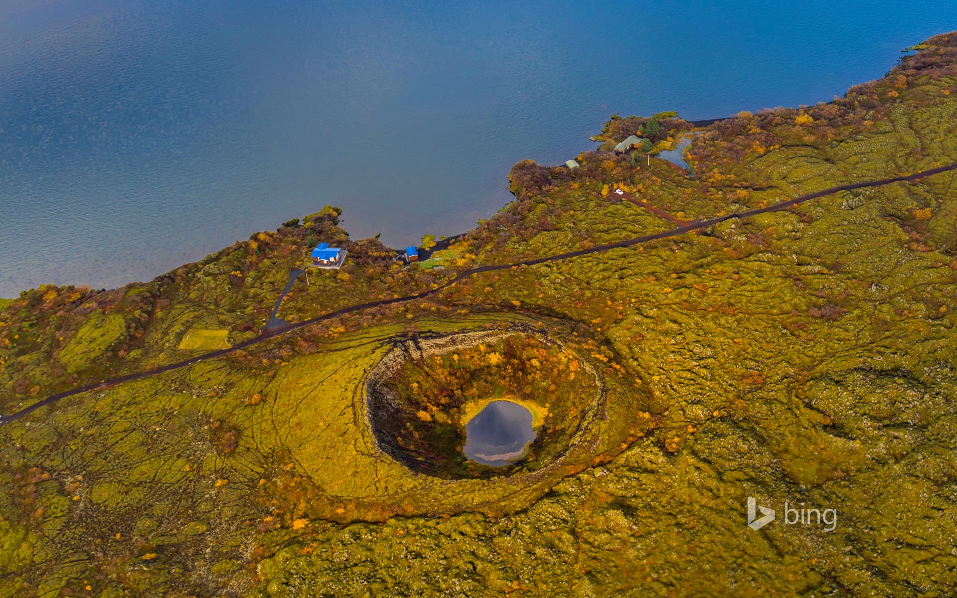 Bing Wallpaper: A crater in Þingvellir National Park, Iceland