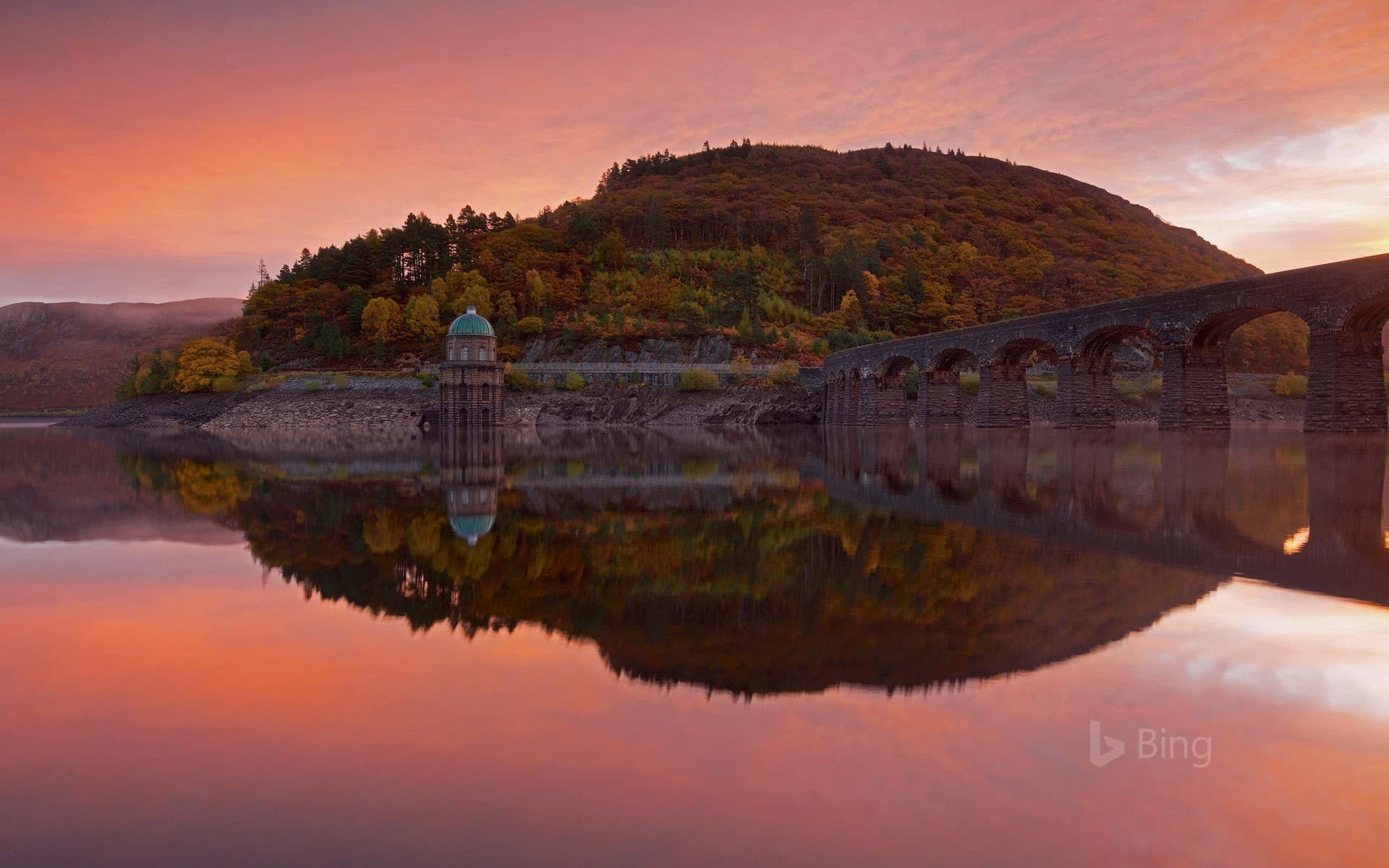 Bing Wallpaper: Garreg Ddu Dam in the Elan Valley of Wales