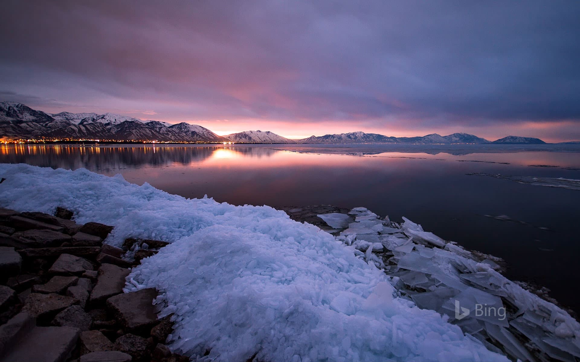 Bing Wallpaper: Sunrise over Utah Lake near Provo, Utah