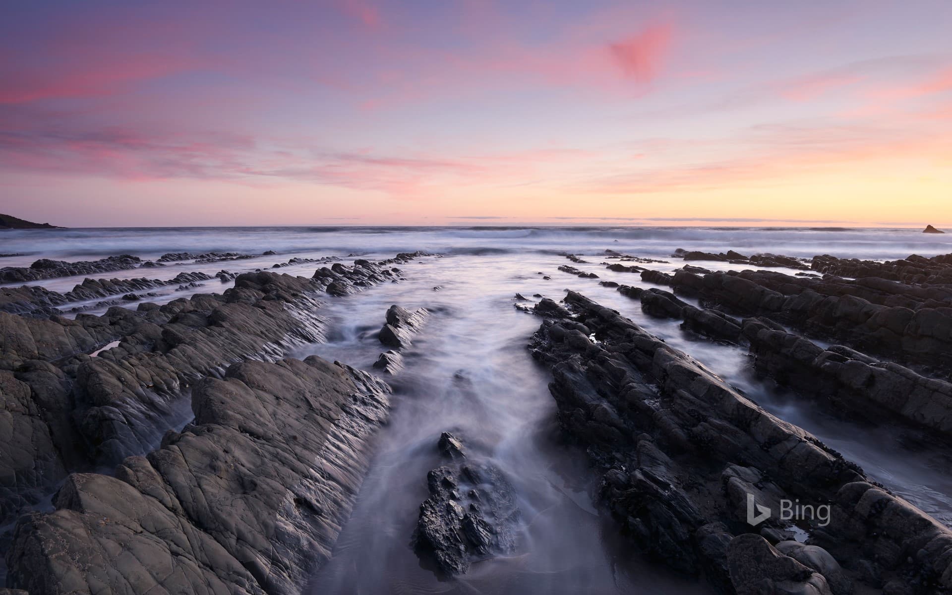 Bing Wallpaper: Jagged rocks at Welcombe Mouth, North Devon