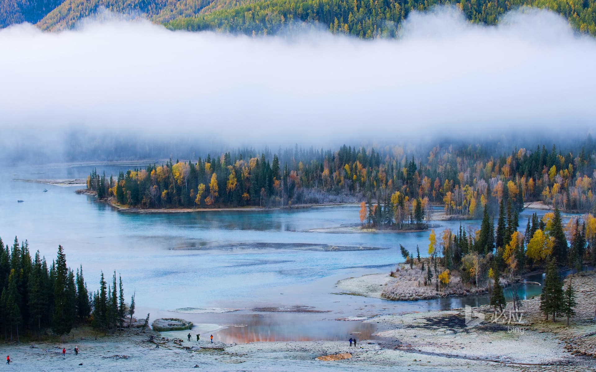 Bing Wallpaper: Xinjiang Altai Mountains, Kanas Lake