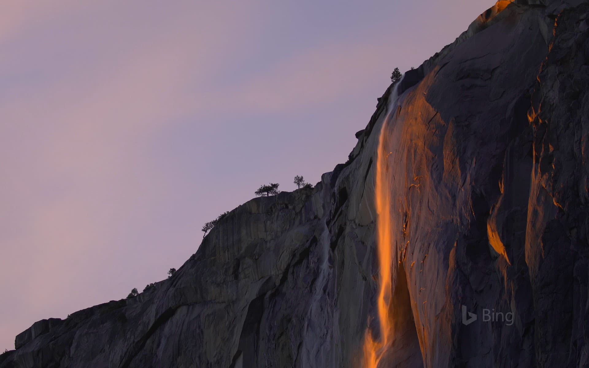 Bing Wallpaper: Firefall at Horsetail Fall, Yosemite National Park, California